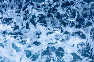 Fototapeta na wymiar 荒れる海の波の飛沫素材