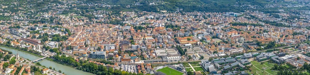 Fototapeta na wymiar Trento - Trentino - Tirent Panorama Alt Stadt