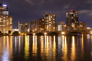 Fototapeta na wymiar 新潟市の萬代橋の夜景