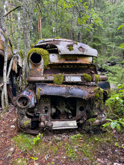 Autofriedhof in Båstnäs Schweden