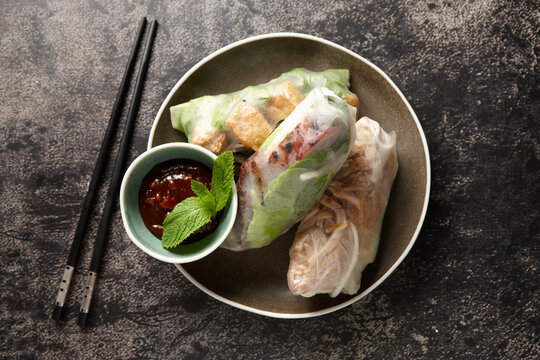 Close up shot of vietnamese fresh spring rolls