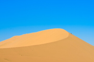 Fototapeta na wymiar pattern shapes of desert sand dunes