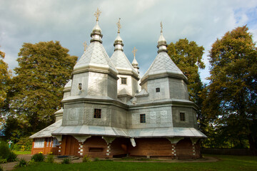 Fototapeta na wymiar Eastern Orthodox church architecture in Nyzhnii Verbizh near Kolomyia, Ivano-Frankivsk Oblast, Ukraine. UNESCO