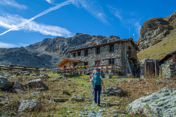 I primi colori dell’autunno ai piedi del Monviso – Rifugio e Lago Alpetto – Valle Po -Cuneo