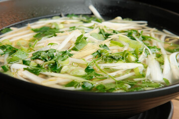 Sopa de pollo, cocina vietnamita saludable, sabor asiatico