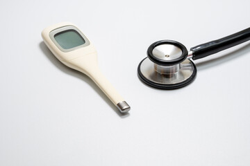 聴診器と体温計
