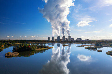 Kohlekraftwerk Jänschwalde in Brandenburg aus der Luft fotografiert