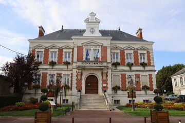 La mairie, vue de l'extérieur, ville de Milly la Forêt, département de l'Essonne, France