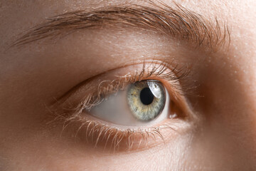 Obraz premium Young woman with beautiful eyes, closeup