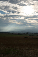 Obraz premium 夏の畑作地帯と天使の梯子 