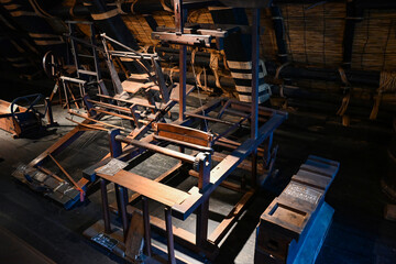 白川郷の旧遠山家に展示されている機織り機