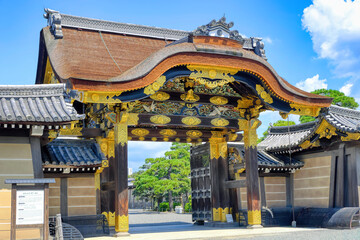 Fototapeta premium 京都、二条城の唐門