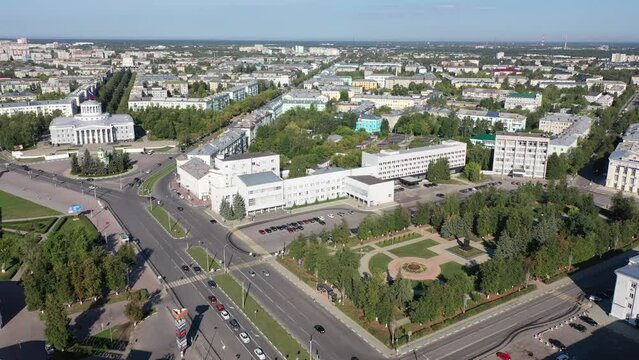 Aerial photo of Dzerzhinsk, Russian city in Nizhny Novgorod Oblast with view of Lenin avenue and Monument to Dzerzhinskiy.