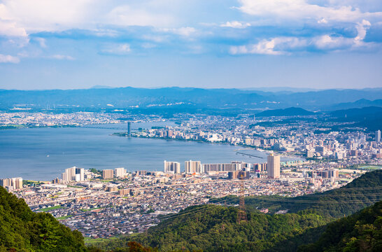 比叡山 の 展望台 から 大津市 を望む 眺望　【 滋賀県 琵琶湖 の イメージ 】