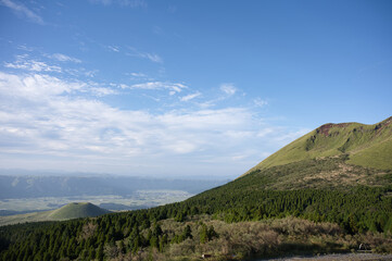 阿蘇, 道, 風景, 空, 山, 自然, 川, 森, 雲, 緑, 水, サマータイム, 国, 景色, 草, 道のり, 湖, 山, いなか, 地平線, 木, ヒル