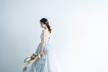 ウェディングドレスを着た花嫁