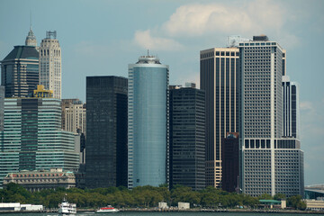 Fototapeta na wymiar new york view cityscape from hudson river liberty island