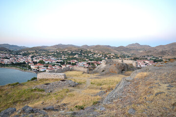 Fototapeta na wymiar view of the city of island