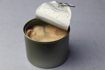 鯖水煮缶