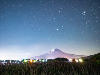 星空と富士山とラベンダー