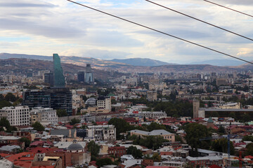 Obraz premium Closely packed city landscape from the top of mountain in Tbilisi, Georgia