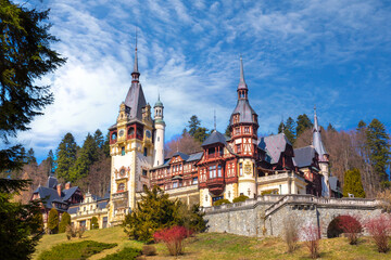Fototapeta premium Peles castle autumn view, Sinaia, Romania