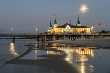 Seebrücke Ahlbeck Usedom abends romantisch