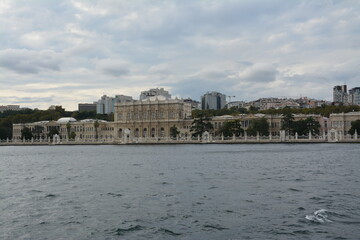 Fototapeta premium Istanbul waterview, sky and clouds