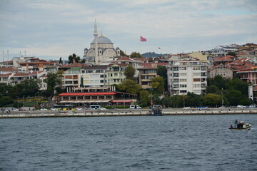 Fototapeta premium Istanbul waterview, sky and clouds