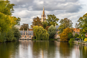 Fototapeta na wymiar Long exposure in Minnewater park, Brugge, Belgium