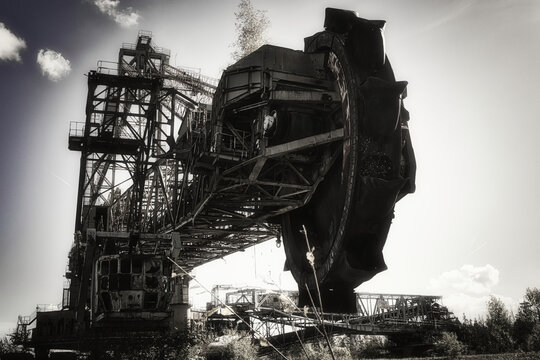 Schaufelradbagger - Kohlebagger - Braunkohle - The Gigantic Coal -  Brown Coal Mine