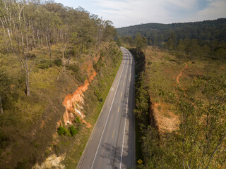Foto aérea da represa de Mairiporã no interior de São Paulo e também da ponte e rodovias na cercania