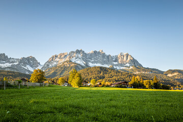 Panorama vom Wilden Kaiser Gebirge im Herbst