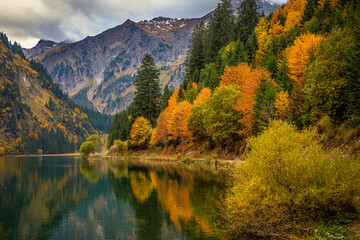 Der Vilsalpsee im Herbst