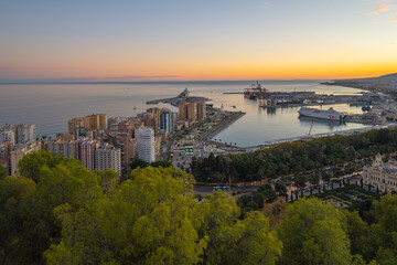 Obraz premium Aerial view of Malaga taken from Gibralfaro castle including port of Malaga, Andalucia, Spain.