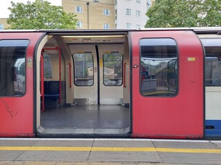 London tube transportation 