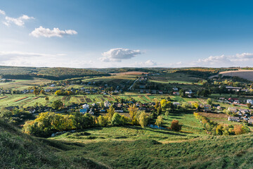 Obraz premium Autumn travelling in the high hill of rural place