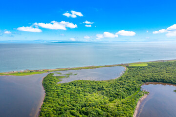 野付半島から見る国後島（北海道別海町）