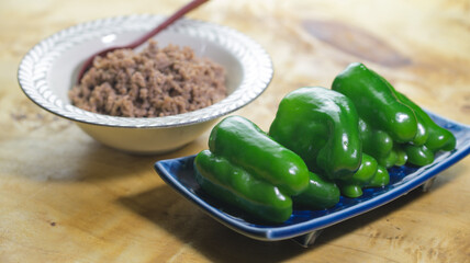 ピーマンの肉詰め