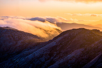 Obraz premium sunset in the mountains