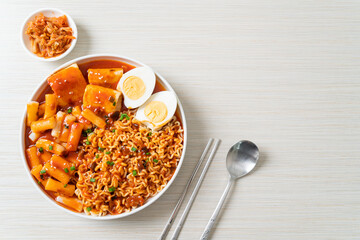 Korean instant noodles with Korean rice cake and fish cake and boiled egg
