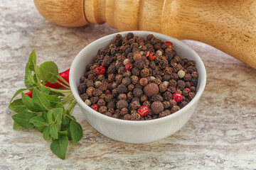 Peppercorn mix heap in the bowl
