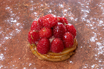 tartelette aux framboises en gros plan