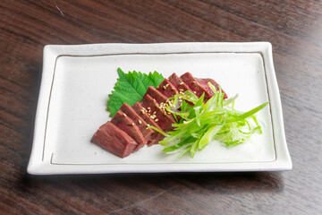 馬ハツ（心臓）の刺し身