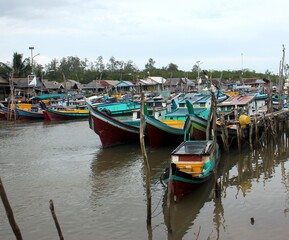 Fototapeta na wymiar traditional fishing boats in the harbor