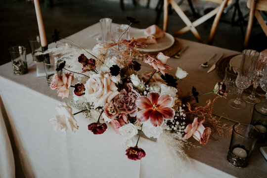 wedding table decoration & wedding table setting with nude and pink tones florals 06