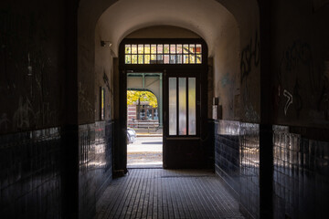 Fototapeta premium Trist house hallway