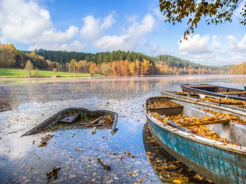 herbstlicher See