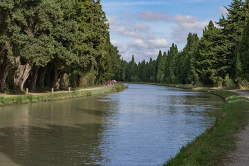 Fototapeta premium Canal du midi à Béziers en France sans personne.