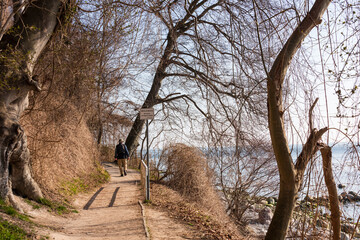 Ostsebad Sassnitz auf der Ostseeinsel Rügen Wanderweg entlang der Steiküste zu den Kreidefelsen...